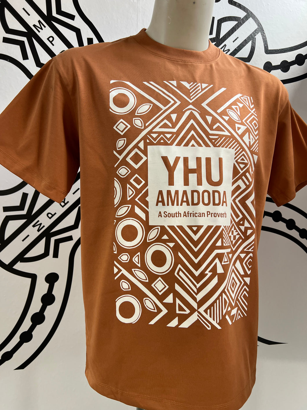 YHU AMADODA T-SHIRT : Brown