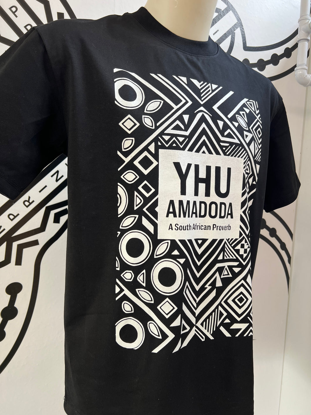YHU AMADODA T-shirt : Black