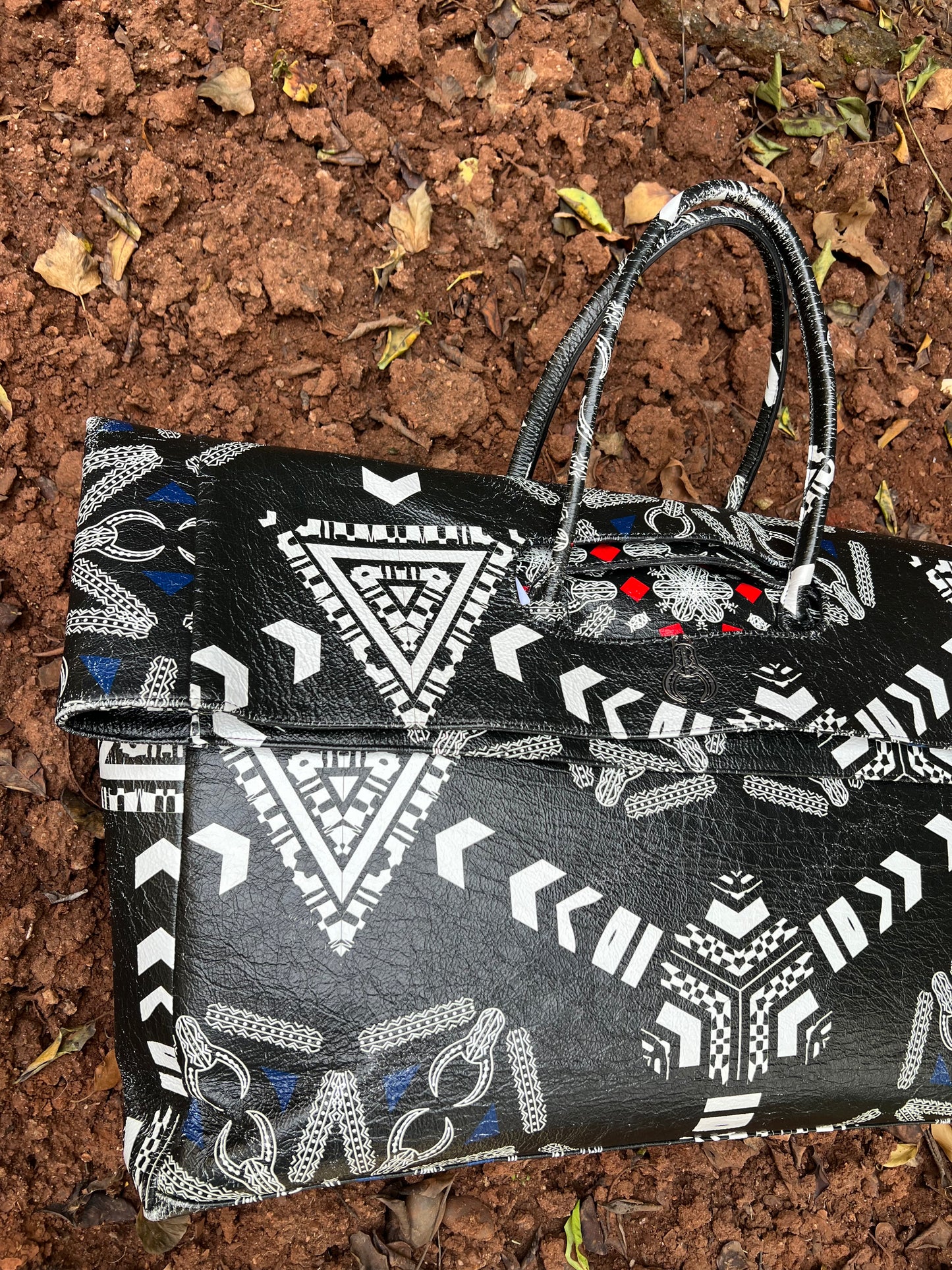 Buyel’ekhaya Printed leather Tyesi Bag